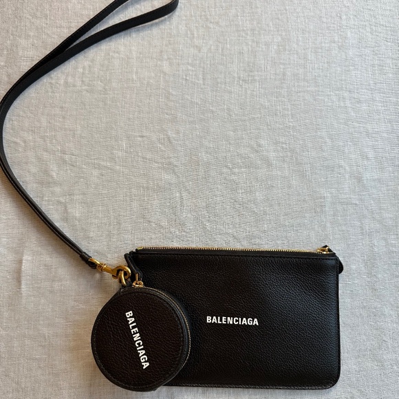 Beautiful black leather Balenciaga wristlet for a fun night out - Picture 1 of 7